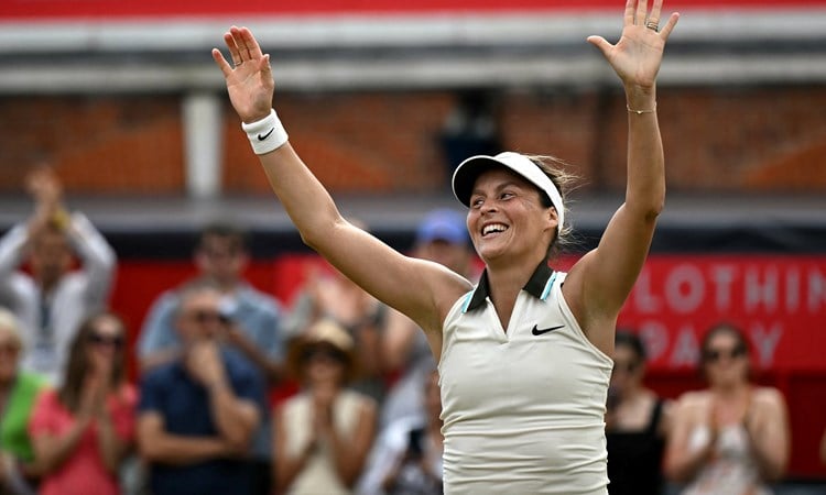 Tatjana Maria celebrates winning the HSBC Championships final
