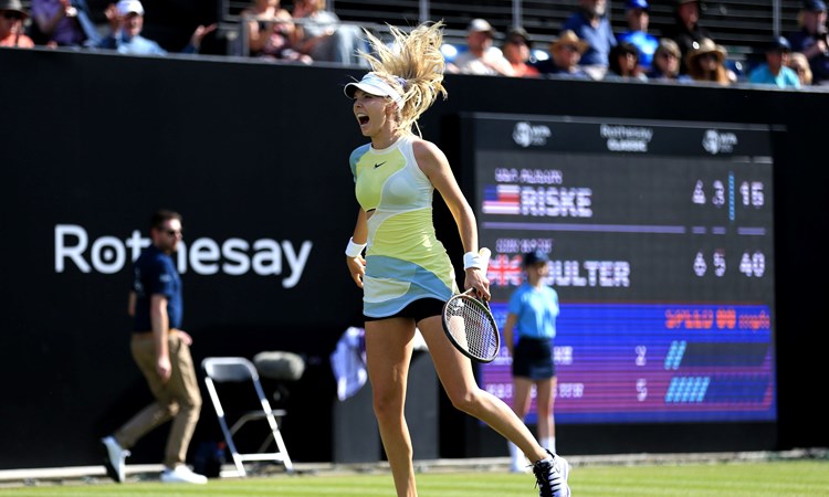 Katie Boulter celebrating after winning match point in her first round clash against Alison Riske at the 2022 Rothesay Classic