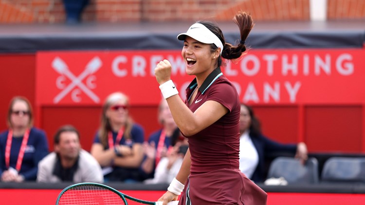 Emma Raducanu gives a fist pump during the opening round at the HSBC Championships