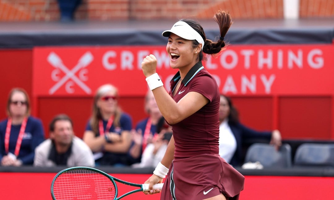 Emma Raducanu gives a fist pump during the opening round at the HSBC Championships
