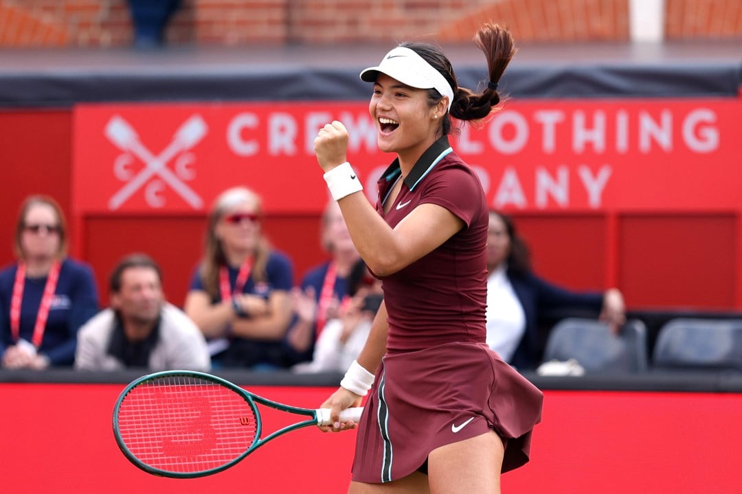 Emma Raducanu gives a fist pump during the opening round at the HSBC Championships
