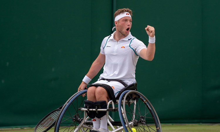 Alfie Hewett celebrates winning a point at Wimbledon 2021