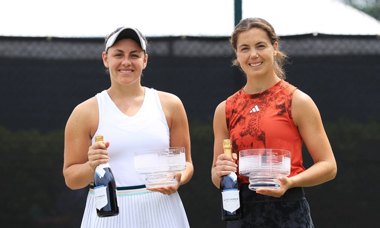 Ulrikke Eikeri and Ingrid Neel with the Rothesay Open Nottingham 2023 women's doubles title