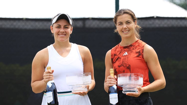 Ulrikke Eikeri and Ingrid Neel with the Rothesay Open Nottingham 2023 women's doubles title