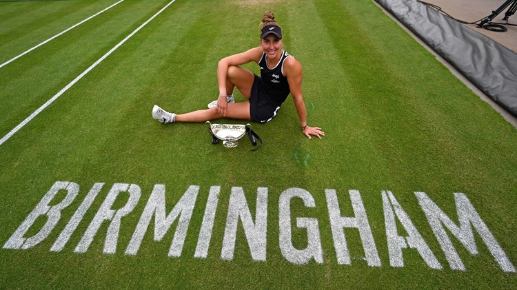 Beatriz Haddad Maia posing with the trophy after winning the Rothesay Classic Birmingham 2022 tennis tournament