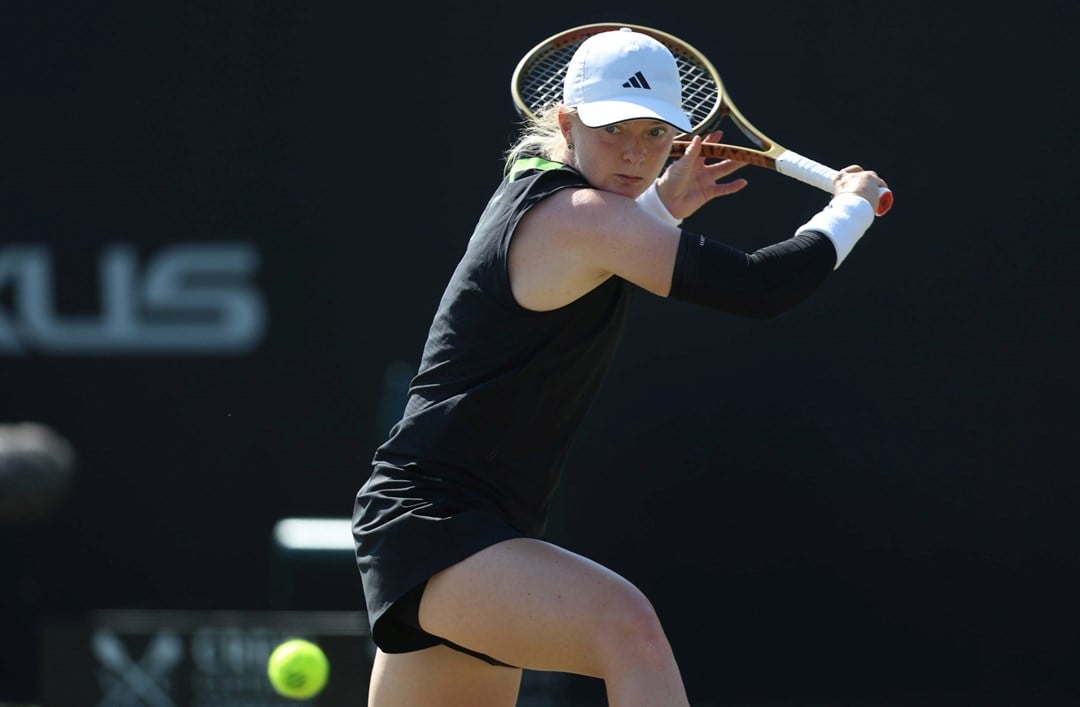 Francesca Jones prepares a backhand at the Lexus Nottingham Open