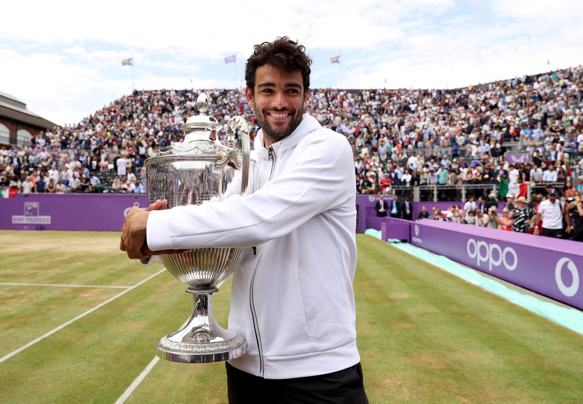 2022-Matteo-Berrettini-cinch-Championships-trophy.jpg