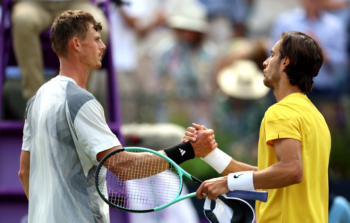 2024-Harris-Musetti-Handshake.jpg