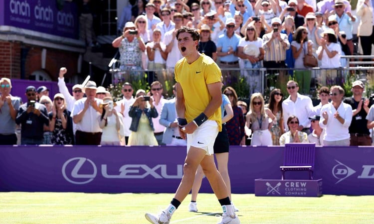 Jack Draper cheering on court after beating Carlos Alcaraz in straight sets in the second round of the cinch Championships