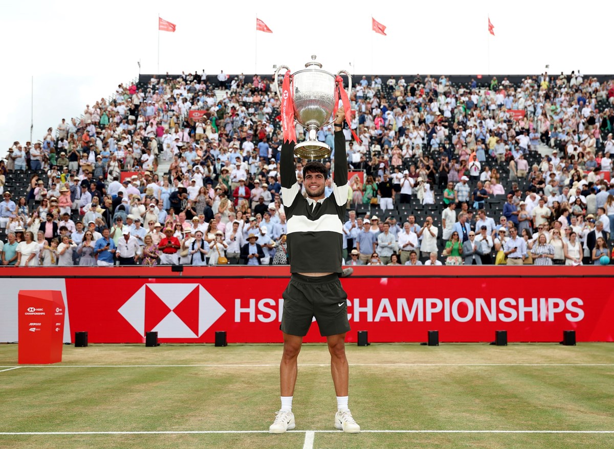 2025-Carlos-Alcaraz-HSBC-Championships-trophy-above-head.jpg