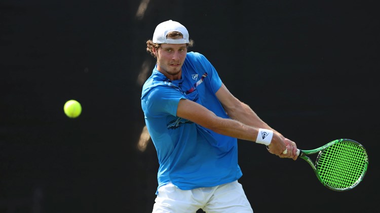 Toby Samuel lines up a backhand at the Rothesay Open Nottingham