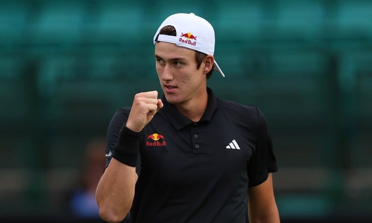 Oliver Bonding gives a fist pump at the Lexus Nottingham Open