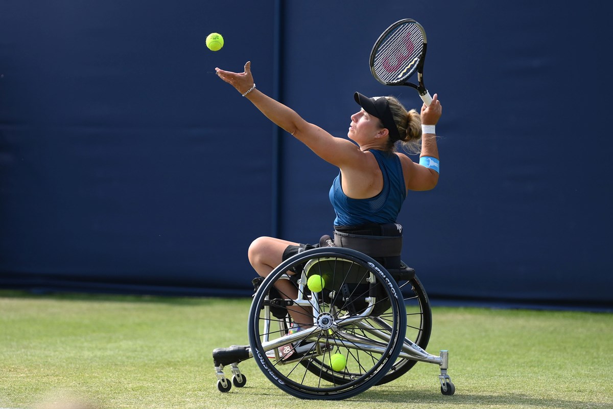 2022-Lucy-Shuker-Serve-Rothesay-International-Eastbourne-quarter-finals.jpg