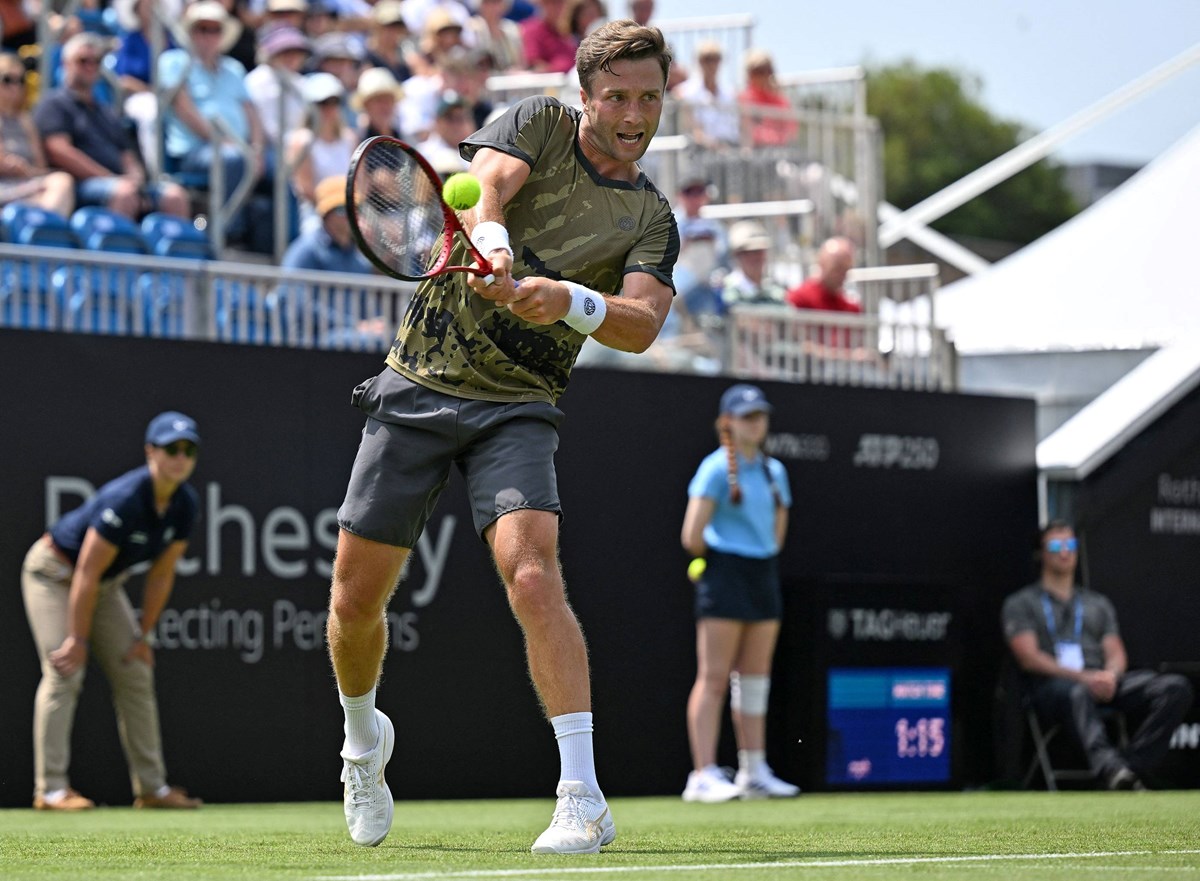 2023-Liam-Broady-Rothesay-International-Eastbourne-backhand.jpg