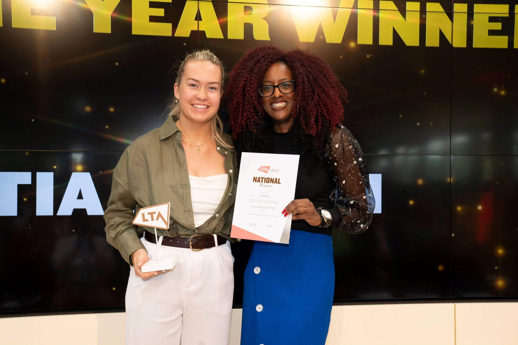 Tia Norton receives her 2023 LTA Award for women's padel player of the year