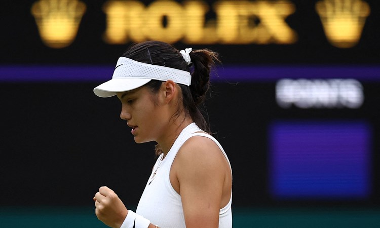 Emma Raducanu gives a fist pump during her fourth round match at Wimbledon