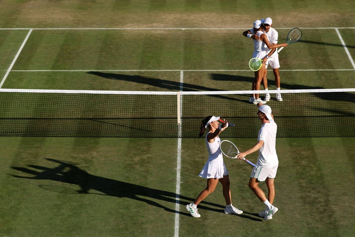 2025-Joe-Salisbury-Luisa-Stefani-Wimbledon-hug.jpg
