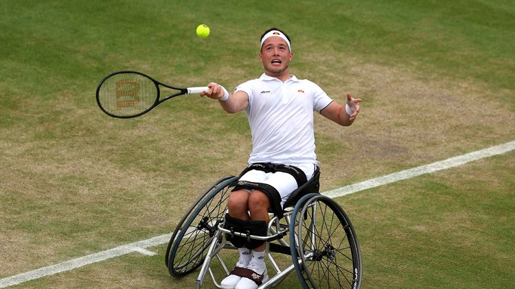 Alfie Hewett in action during his semi-final of the 2022 Championships Wimbledon