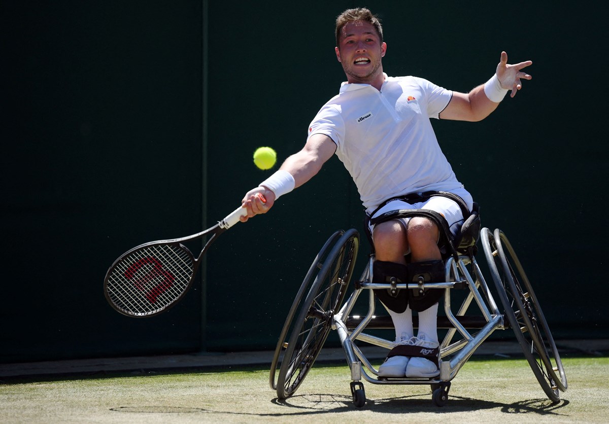 2022-Alfie-Hewett-Wimbledon-final-action.jpg