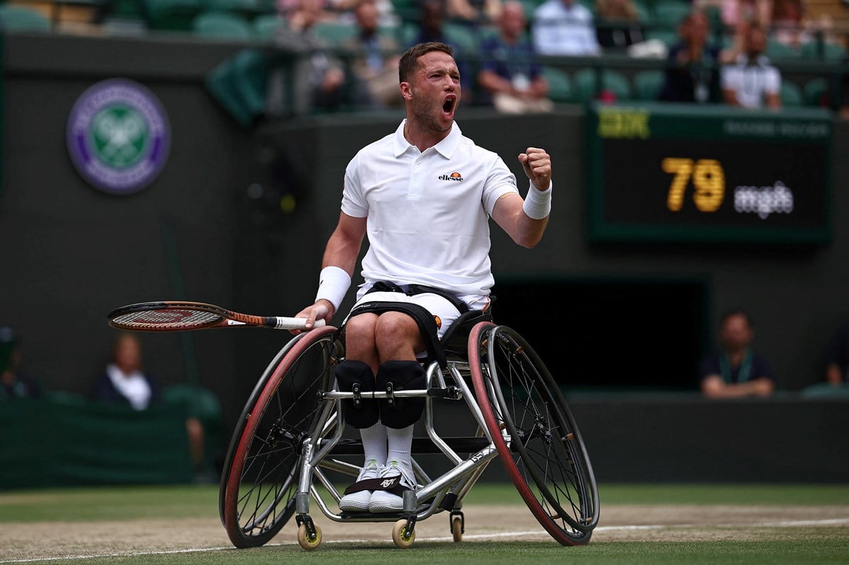 2024-Alfie-Hewett-Wimbledon-final-celebration.jpg