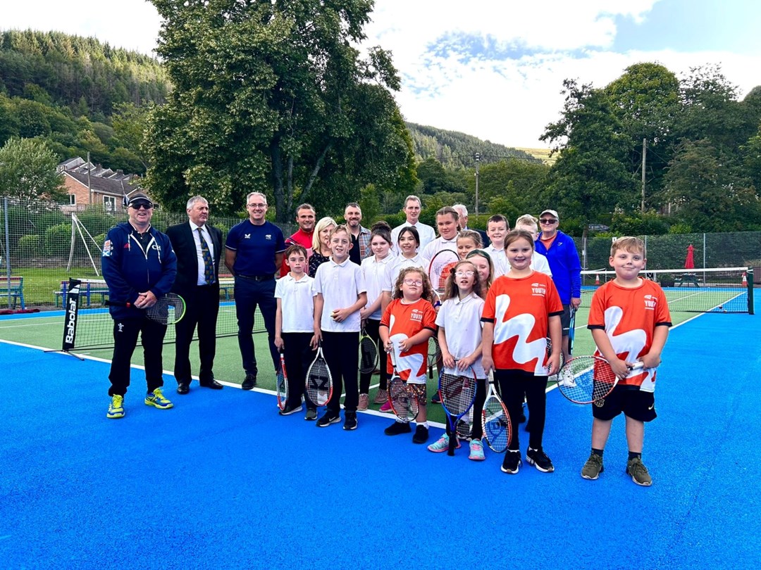 Secretary of State for Wales, David TC Davies MP visited fully refurbished courts at Six Bells Park, Abertillery, on Monday, joined by the LTA and Tennis Wales alongside pupils from nearby primary school. 