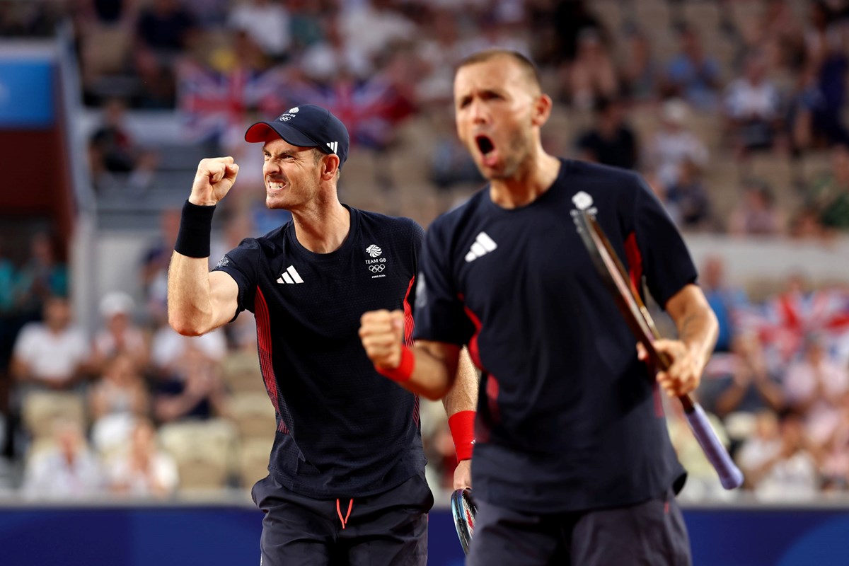 2024-Dan-Evans-Andy-Murray-Olympics-QF-celebration.jpg
