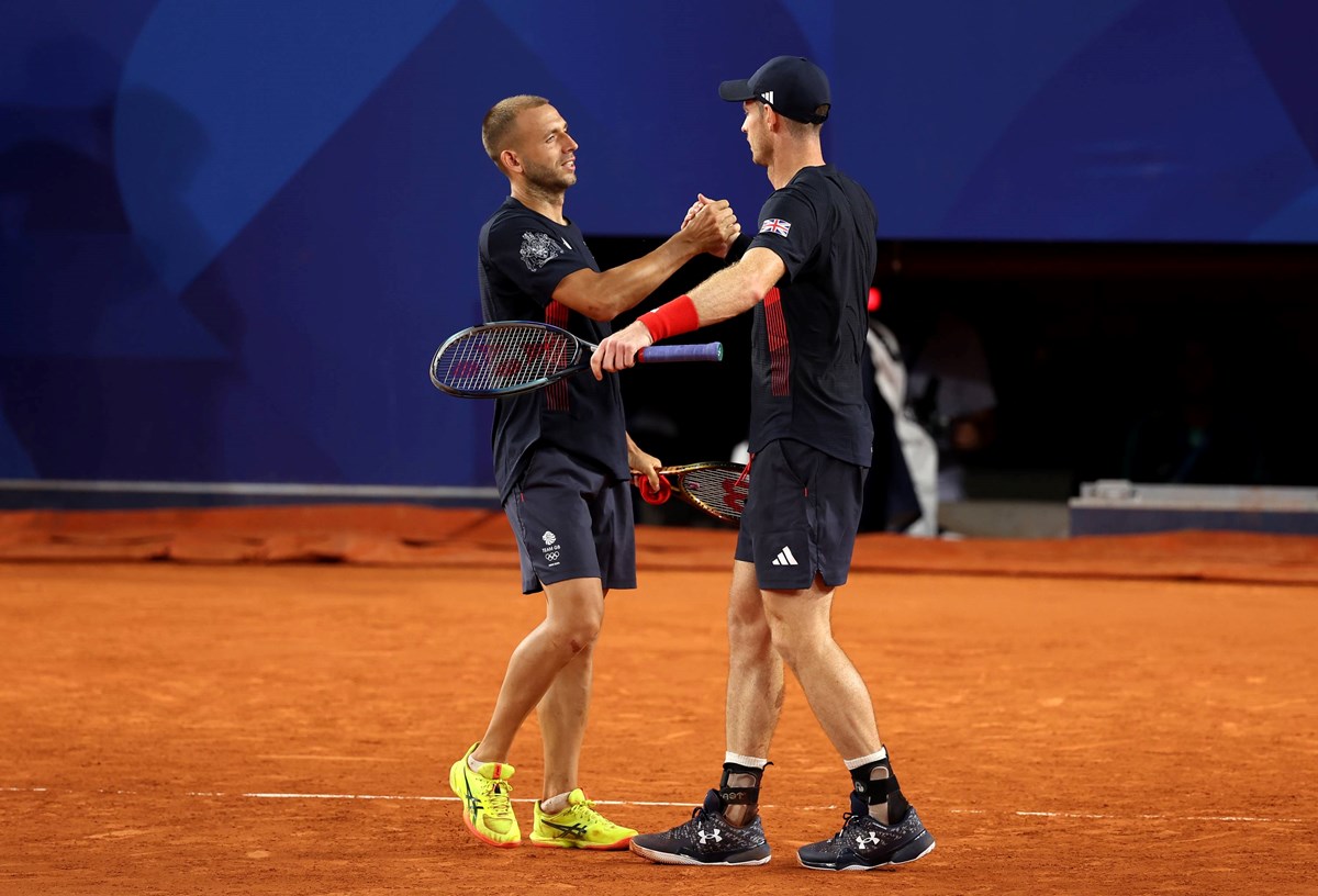 2024-Dan-Evans-Andy-Murray-Olympics-QF-handshake.jpg