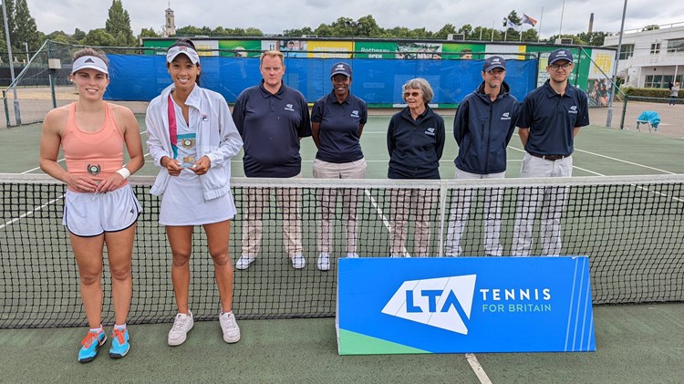 Maia Lumsden with the runners-up trophy at the W25 Nottingham