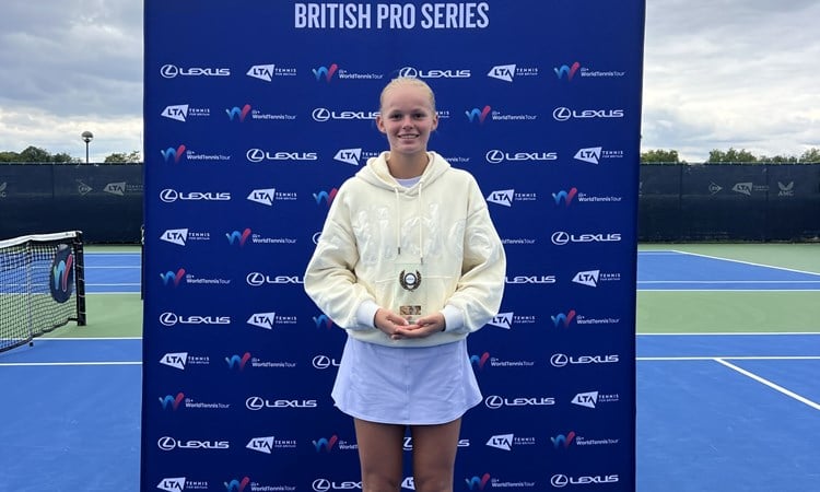 Belgian qualifier Jeline Vandromme claims Roehampton singles title while British duo celebrate doubles success