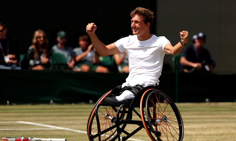 Niels Vink celebrates winning the 2023 Wimbledon title