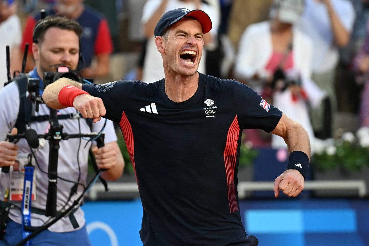 2024-Andy-Murray-Olympics-R1-celebration.jpg