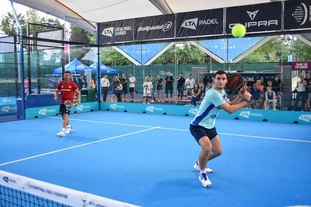 Christian Medina Murphy lining up a backhand volley