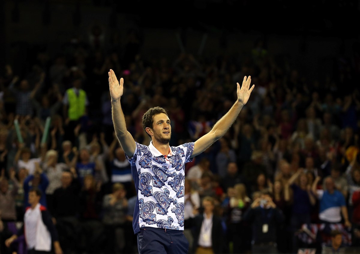 2015-Davis-Cup-James-Ward-vs-John-Isner.jpg