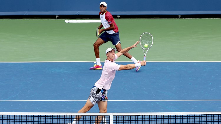 Joe Salisbury and Rajeev Ram in action during the 2022 Southern & Western Open final against Tim Puetz and Michael Venus 