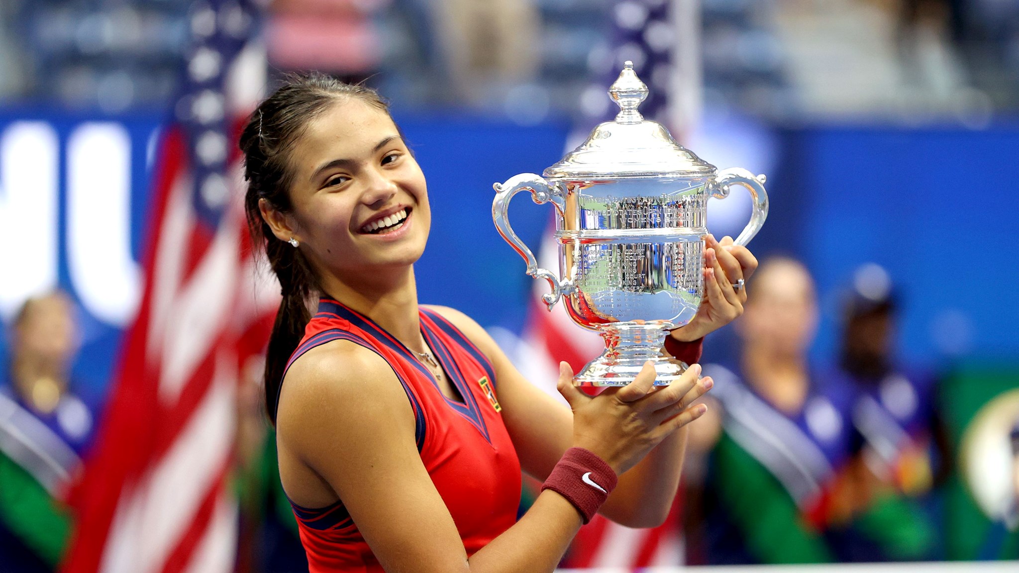 Emma Raducanu pictured with the US Open Trophy after being crowned champion of the US Open 2021