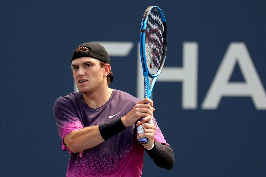Jack Draper hits a backhand in the second round of the US Open