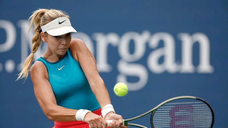 Katie Boulter hits a backhand in the opening round at the US Open 2023