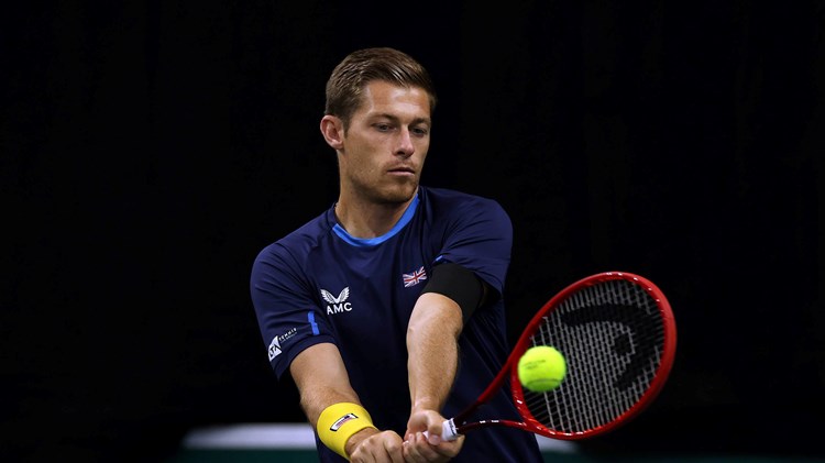 Neal Skupski hits a backhand in training for the Davis Cup 2022