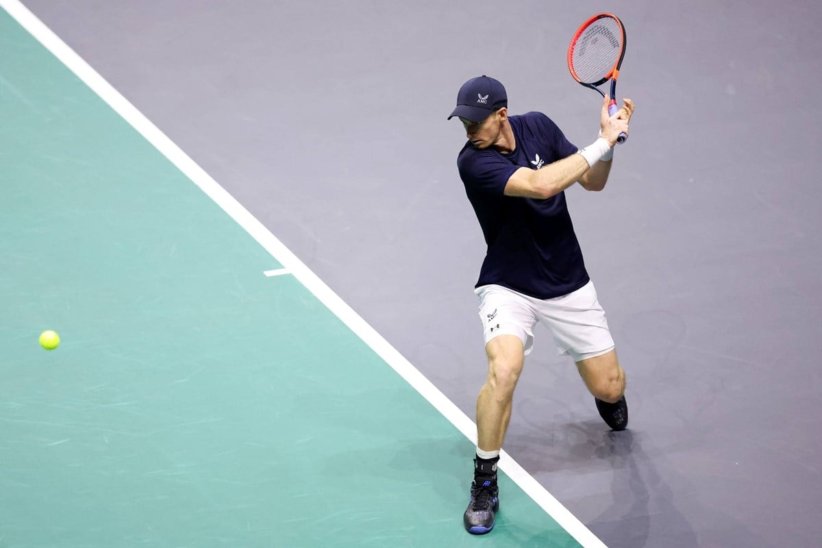 2023-Andy-Murray-Davis-Cup-vs-Switzerland-action.jpg