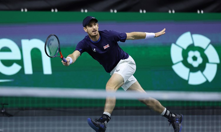 Andy Murray stretches for a forehand against Netherlands