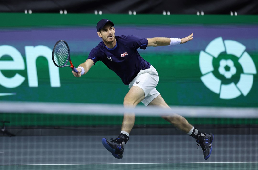 Andy Murray stretches for a forehand against Netherlands