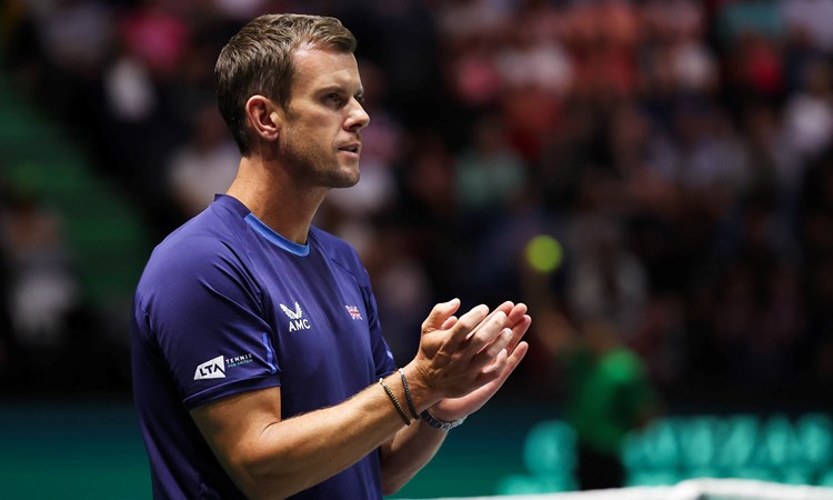 Leon Smith clapping on court at the 2023 Davis Cup Finals Group Stages