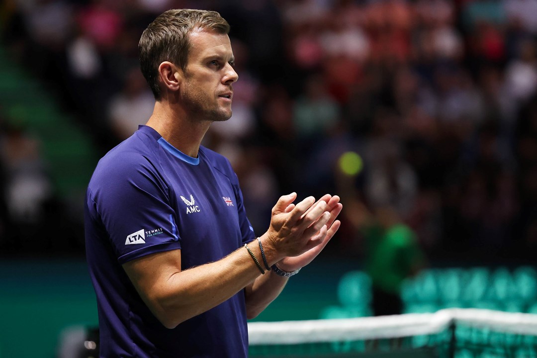 Leon Smith clapping on court at the 2023 Davis Cup Finals Group Stages