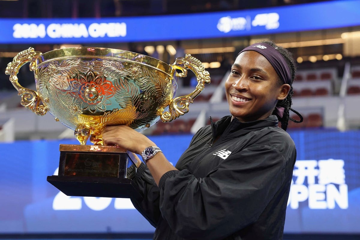 2024-Coco-Gauff-China-Open-Trophy.jpg