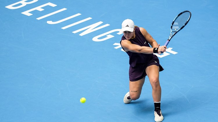 China Open 2025: Sonay Kartal loses out to Linda Noskova in quarter-finals