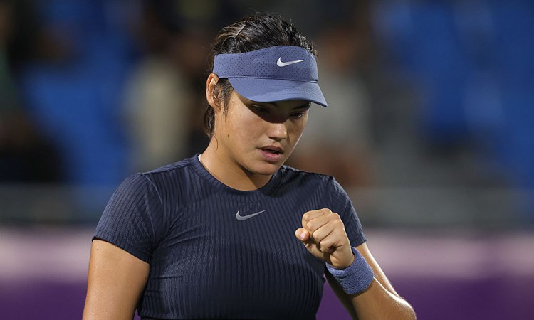 Emma Raducanu clenching her fist in celebration on court at the Seoul Open