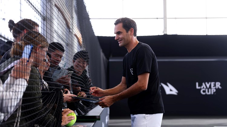 Roger Federer of Team Europe interacts with fans on the practice court ahead of the Laver Cup at The O2 Arena 
