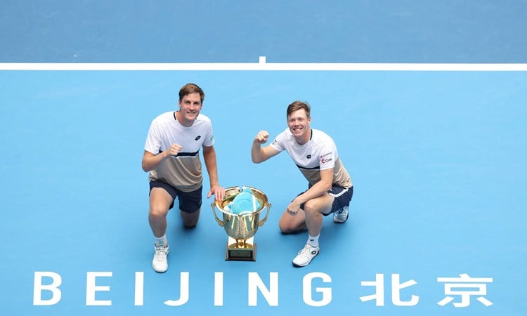 Henry Patten wins China Open, Lily Miyazki seals first title of the season & Andy Lapthorne lifts Super Series trophy in France