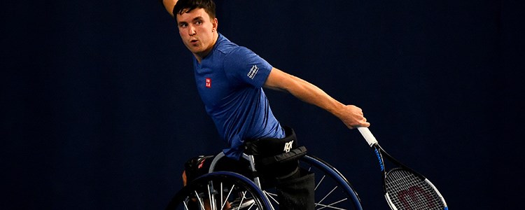 Gordon Reid performing an impressive backhand