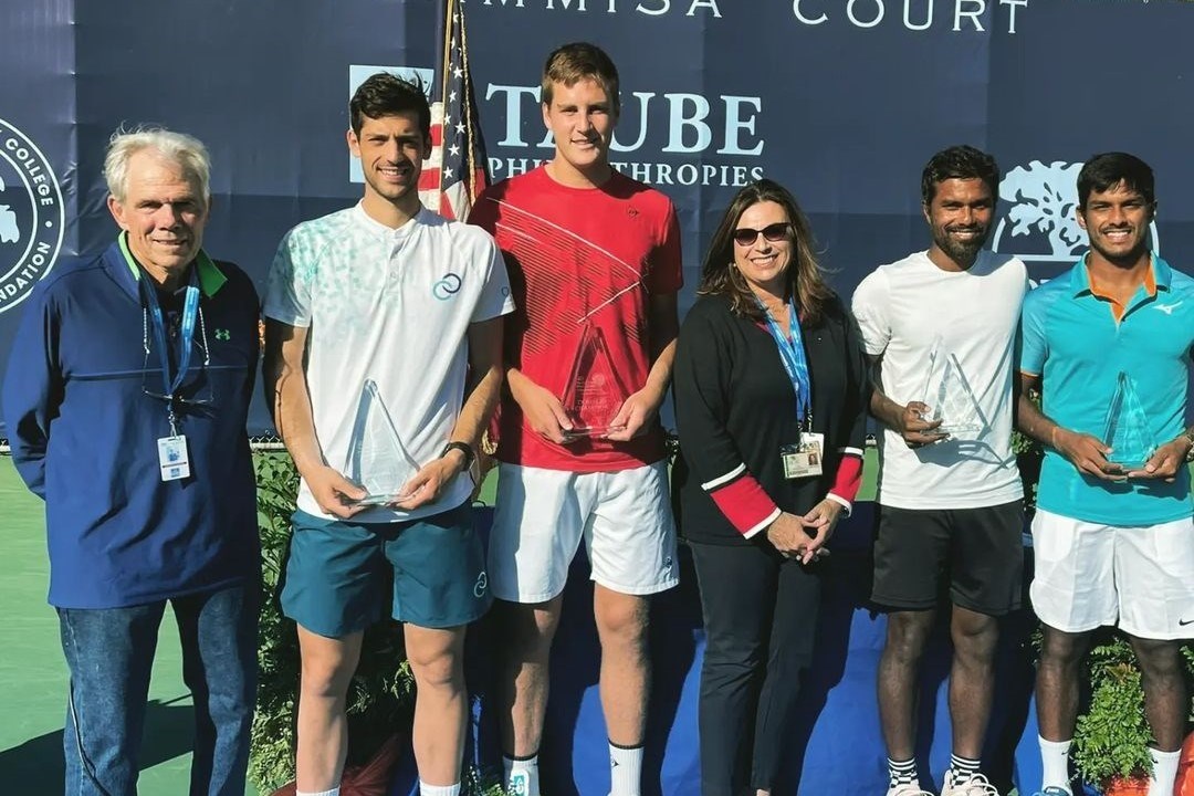 Henry Patten and Julian Cash holding the Fairfield Challenger title 2022